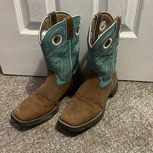 Durango boots, size US 8.5, barely worn, has minor scuffs